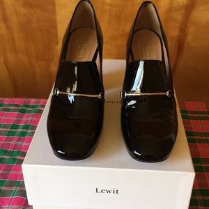 Lewit Shoes